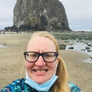 Meet your Posher, Becky